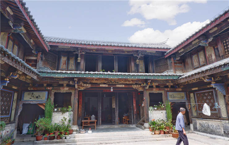 云南旅游被忽略的最美小县城，千年古城不收门票，住宿餐饮很便宜