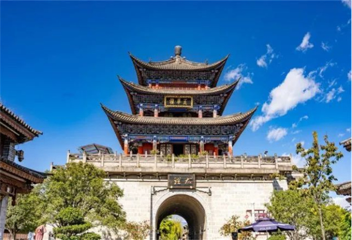 美丽大理古城花香四溢