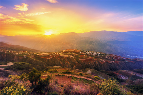 阳春三月游大理鸡足山景区