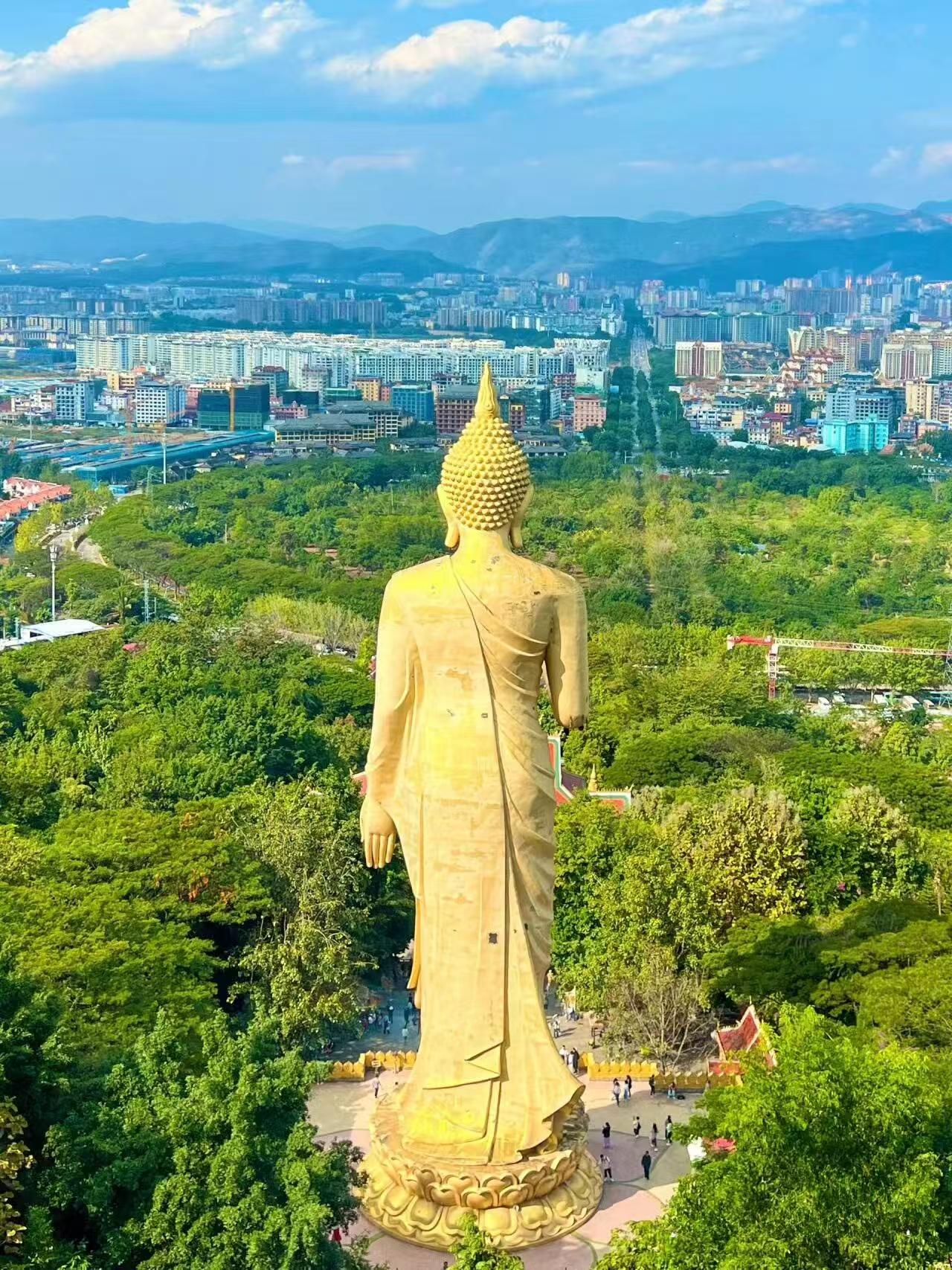 云南旅游,云南团建公司,云南策划公司,云南会议会展,云南策划执行,西双版纳团建公司,西双版纳策划公司:版纳团建爆款!大佛寺登山赏景 + 泼水狂欢 +《傣魅》盛宴,解锁多元玩法